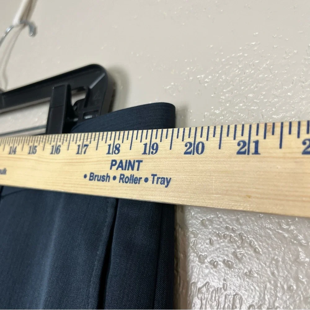 5/$30‎ Haggar clothing men tailored fit men navy blue pants size 38X32